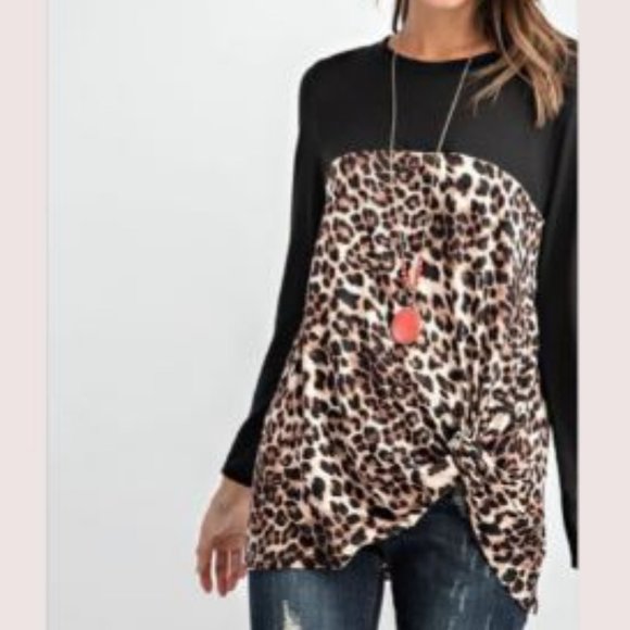 BomBom Leopard Print Cozy Sweater Top Size Small - Picture 6 of 6